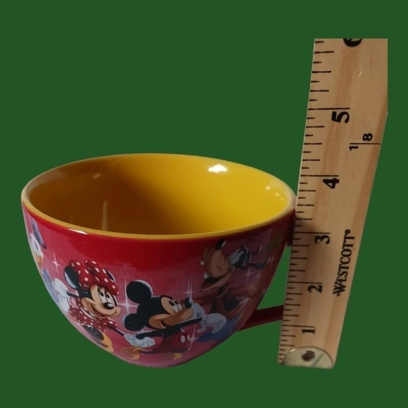 Disney and friends oversized mug red / yellow - Picture 5 of 6